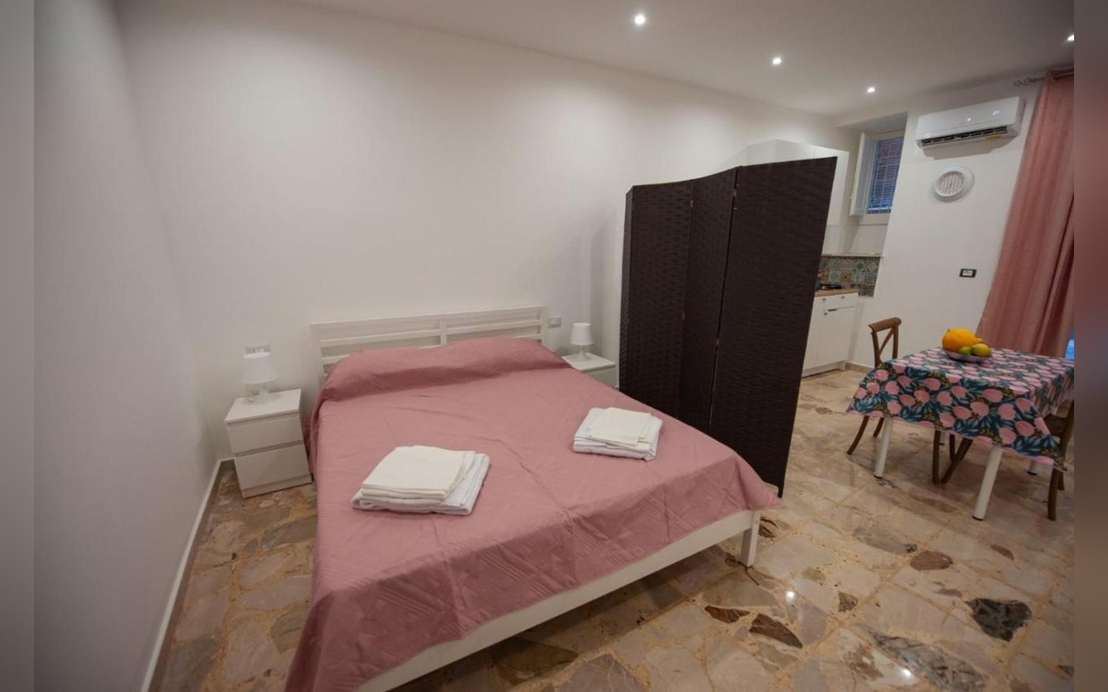 Holiday House Annunziata — Tre unità nel centro storico di Termini Imerese, 