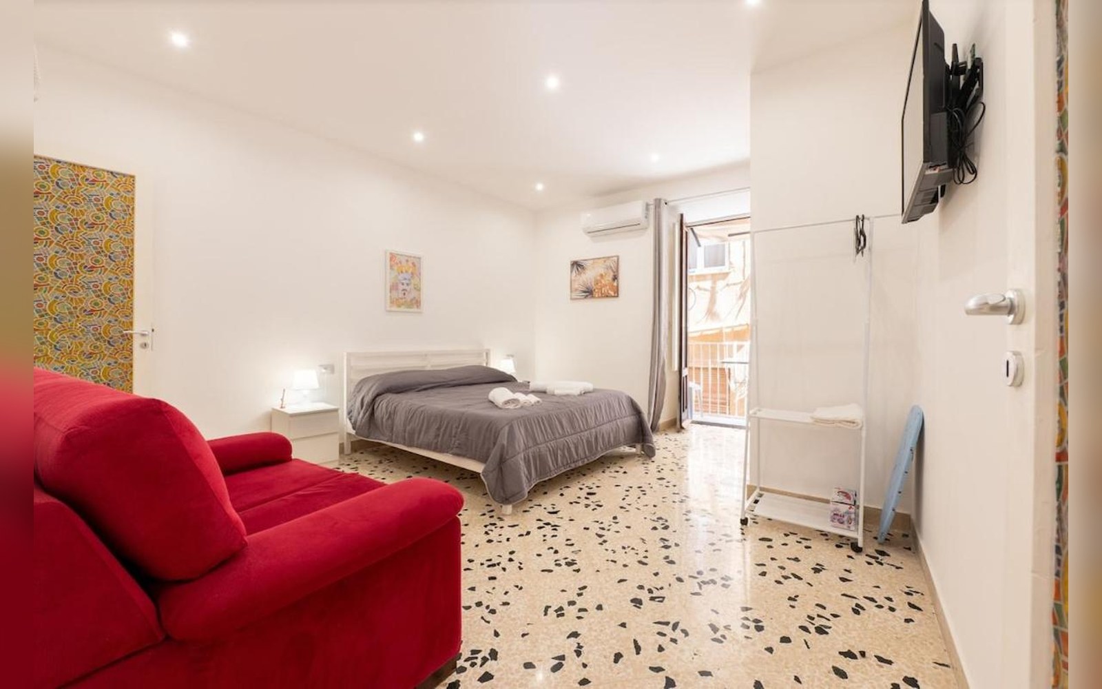 Holiday House Annunziata — Tre unità nel centro storico di Termini Imerese, 